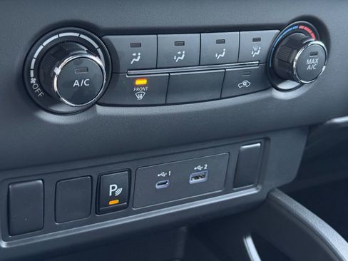 Used 2024 Nissan Frontier S w/ Technology Package image 13