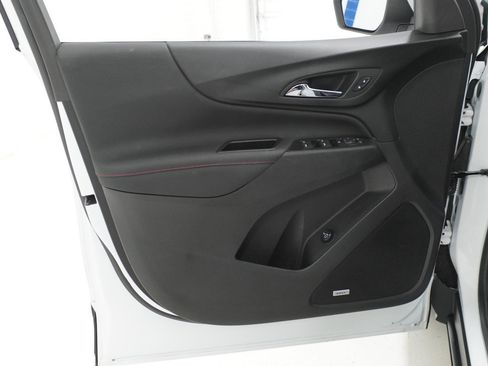 Used 2023 Chevrolet Equinox RS w/ RS Leather Package FWD image 13