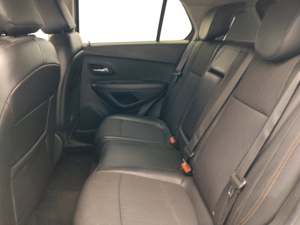 Used 2019 Chevrolet Trax LT w/ LT Convenience Package AWD/4WD image 18