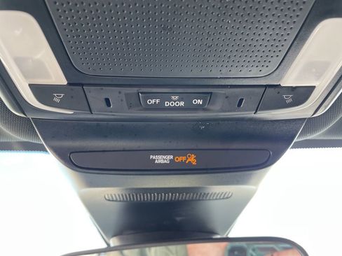 Used 2025 Honda HR-V Sport image 21