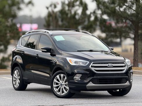 Used 2018 Ford Escape Titanium image 12