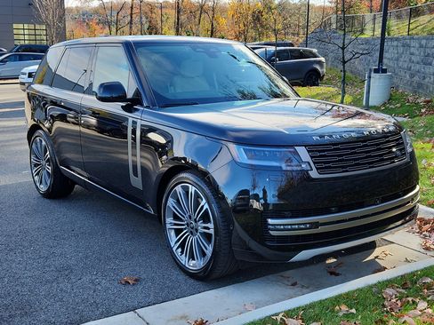 Used 2024 Land Rover Range Rover SE image 10