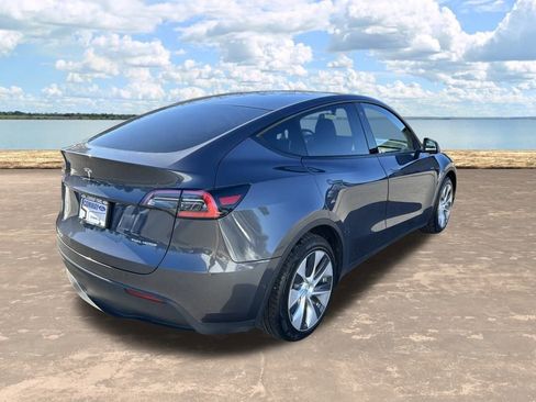 Used 2020 Tesla Model Y Long Range image 5