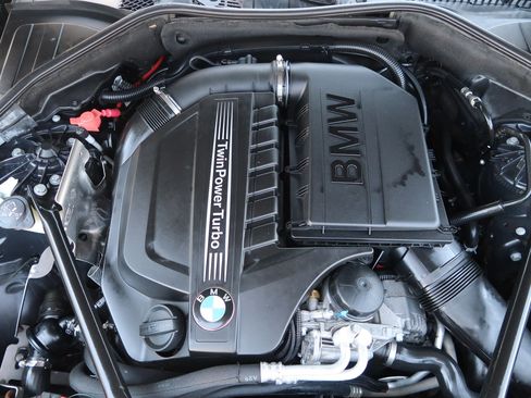 Used 2015 BMW 740i RWD image 41