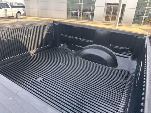 Used 2010 Ford F150 XLT image 14