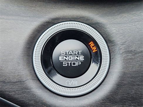 Used 2025 Jeep Grand Cherokee L Limited w/ Black Appearance Package image 17