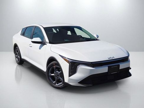 New 2026 Kia K4 LXS image 1