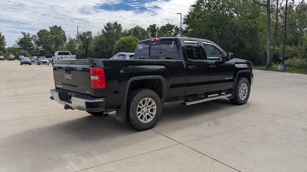 Used 2016 GMC Sierra 1500 SLE w/ SLE Value Package AWD/4WD image 3