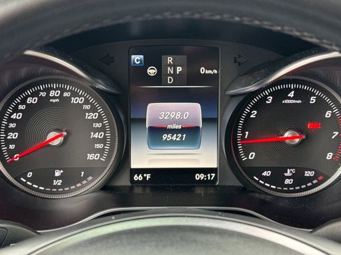 Used 2017 Mercedes-Benz GLC 300 4MATIC image 22