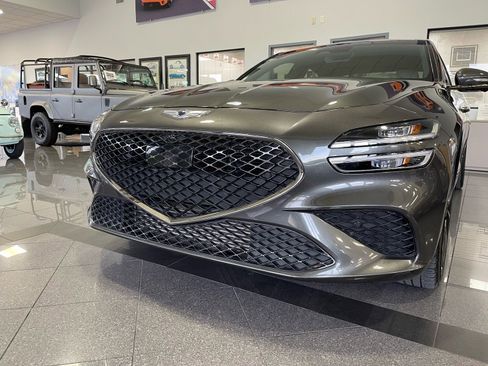 Used 2022 Genesis G70 3.3T w/ Sport Prestige Package AWD/4WD image 11