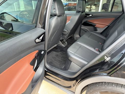 Used 2022 Volkswagen ID.4 Pro S image 9