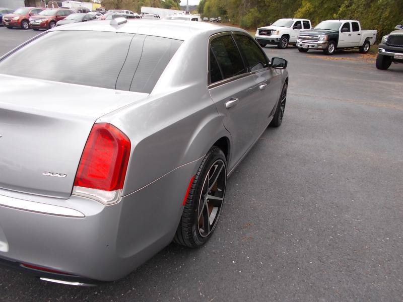 Used 2015 Chrysler 300 Limited RWD image 14