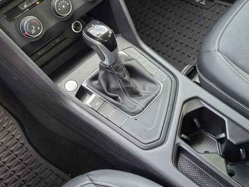 Used 2022 Volkswagen Taos SE image 22