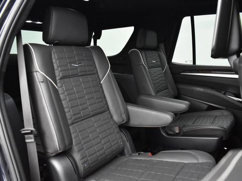 Used 2025 Cadillac Escalade Sport Platinum AWD/4WD image 36