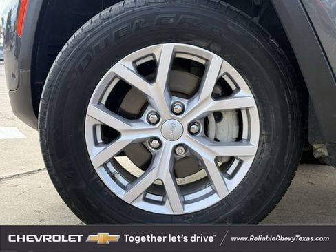 Used 2022 Jeep Grand Cherokee Limited w/ Luxury Tech Group II AWD/4WD image 10