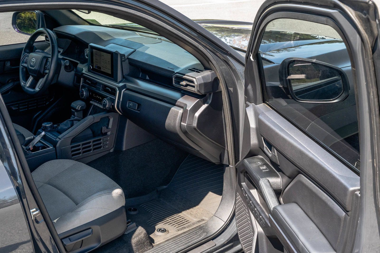 Used 2025 Toyota 4Runner SR5 AWD/4WD image 12