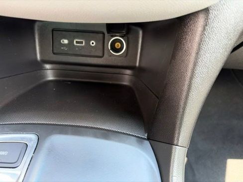 Used 2022 Chevrolet Equinox LS AWD/4WD image 24