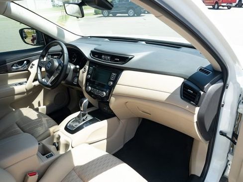 Used 2020 Nissan Rogue SV FWD image 41