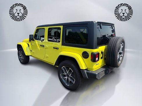Used 2024 Jeep Wrangler Unlimited AWD/4WD image 7