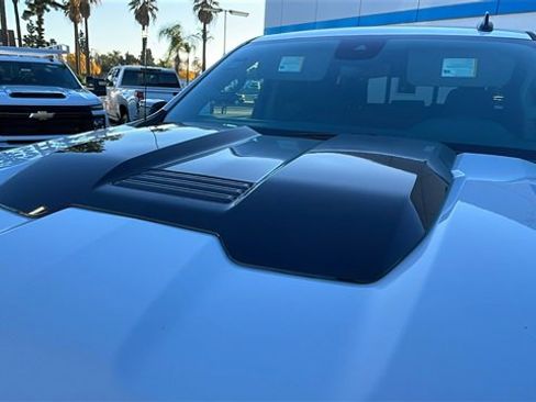 Used 2025 Chevrolet Silverado 1500 LT Trail Boss w/ Convenience Package II image 10