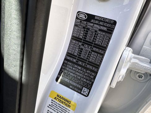 Used 2025 Land Rover Discovery Sport S image 22