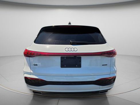Certified 2025 Audi Q5 Premium AWD/4WD image 7