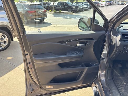 Used 2017 Honda Pilot Elite image 14