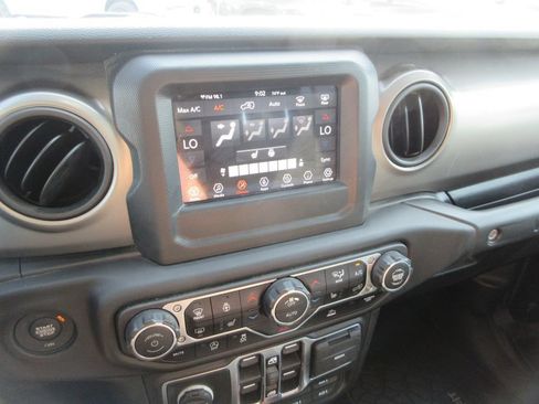 Used 2021 Jeep Wrangler Unlimited Sport AWD/4WD image 26