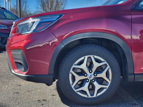 Used 2021 Subaru Forester Premium image 9