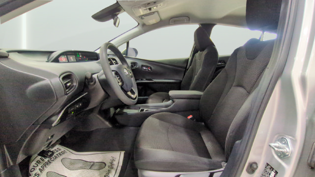 Used 2022 Toyota Prius LE AWD/4WD image 15