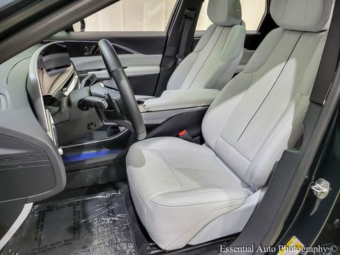 Certified 2024 Cadillac Lyriq Luxury RWD image 10