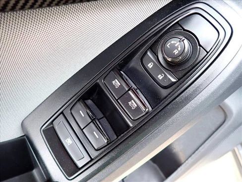 Used 2019 Subaru Crosstrek 2.0i Premium w/ Eyesight System image 12