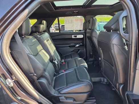 Used 2021 Ford Explorer ST w/ ST Street Pack AWD/4WD image 15