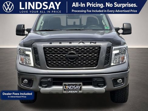 Used 2018 Nissan Titan PRO-4X w/ Pro-4x Convenience Package AWD/4WD image 3