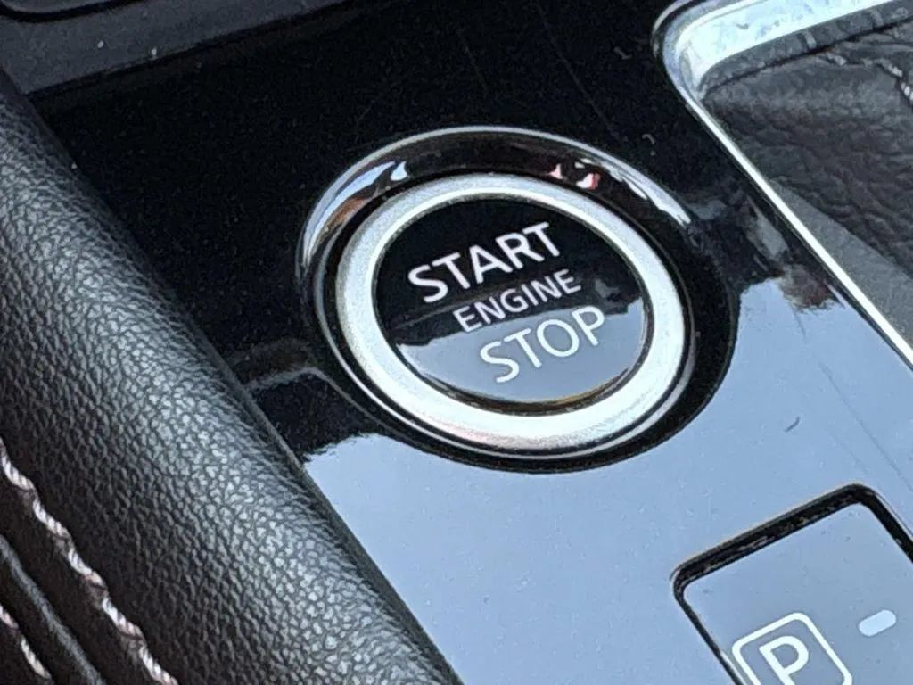 Used 2024 Nissan Kicks SR FWD image 29