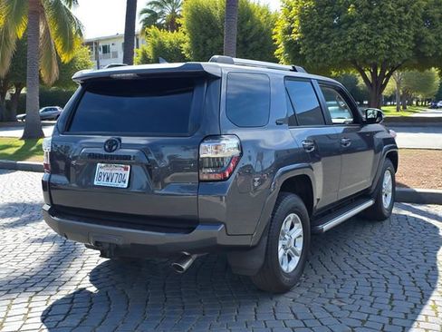 Used 2022 Toyota 4Runner SR5 Premium w/ Moonroof Package image 5