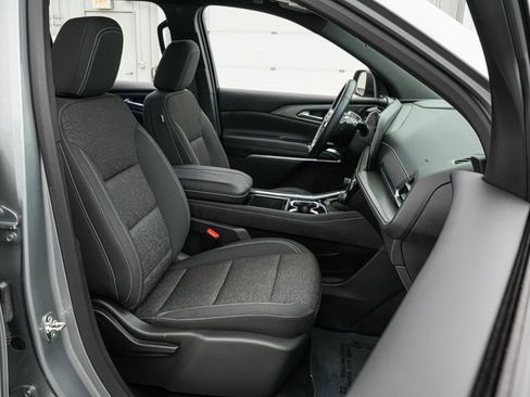 Used 2025 Chevrolet Traverse LT image 22