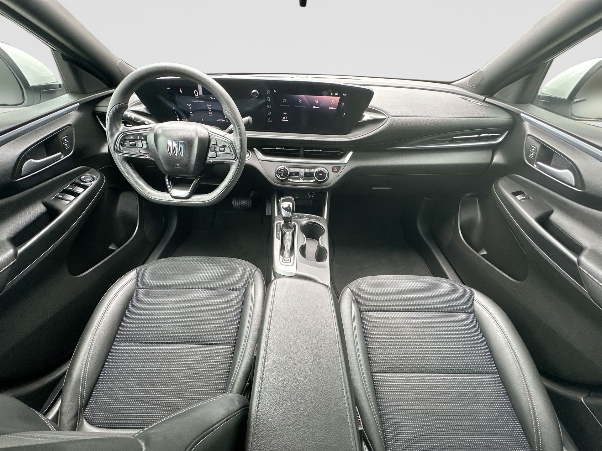 Used 2024 Buick Envista Preferred w/ Advanced Safety Package FWD image 20