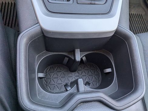 Used 2022 Toyota RAV4 LE image 29