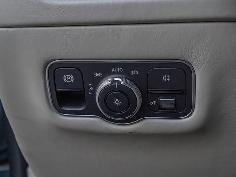 New 2026 Aston Martin DB12 Convertible image 31