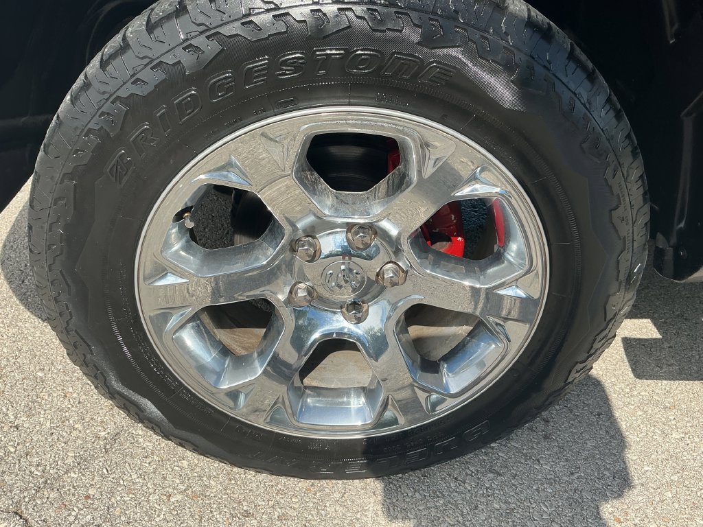 Used 2016 RAM 1500 Laramie AWD/4WD image 9