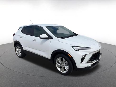 Used 2025 Buick Encore GX Preferred FWD image 2