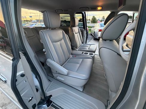 Used 2011 Nissan Quest SL FWD image 13