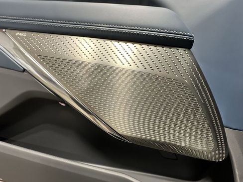 New 2025 Cadillac Escalade IQ Luxury 2 image 25