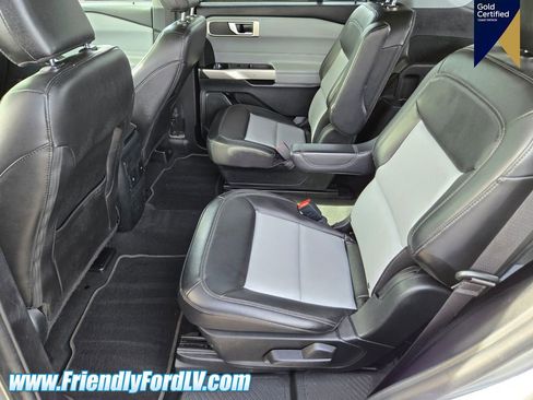 Certified 2022 Ford Explorer XLT image 9