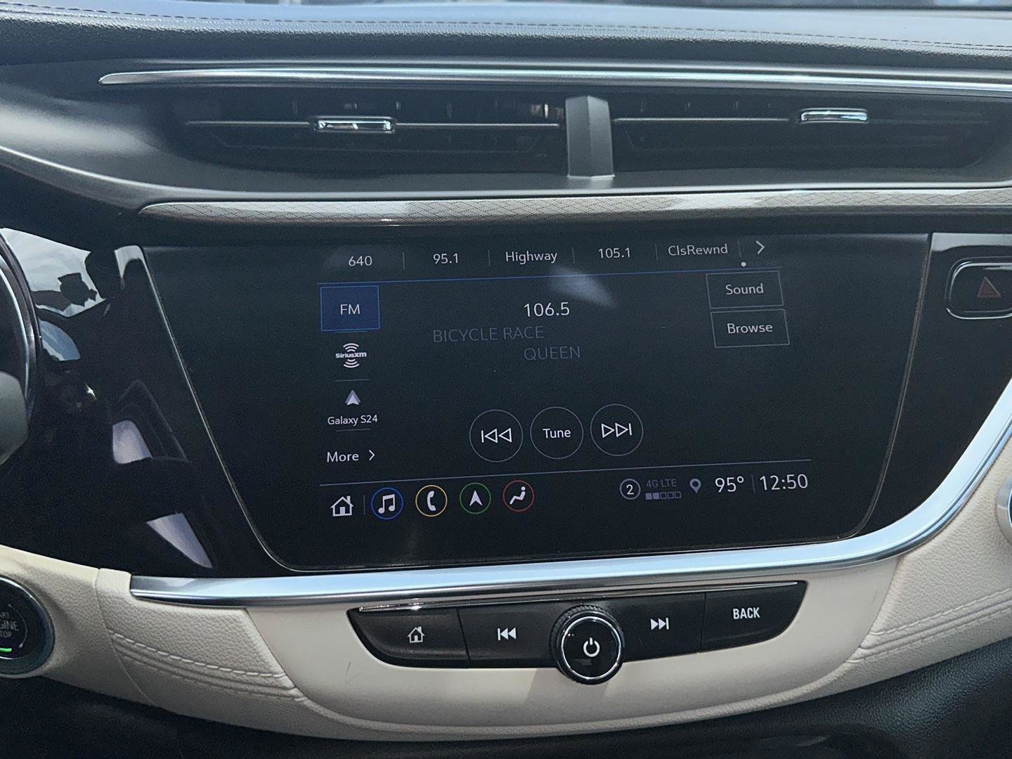 Used 2021 Buick Encore GX Essence w/ Advanced Technology Package FWD image 29