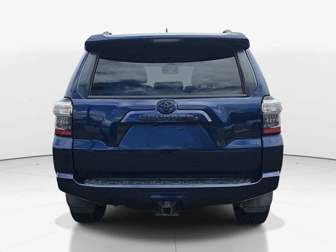 Used 2019 Toyota 4Runner SR5 AWD/4WD image 7