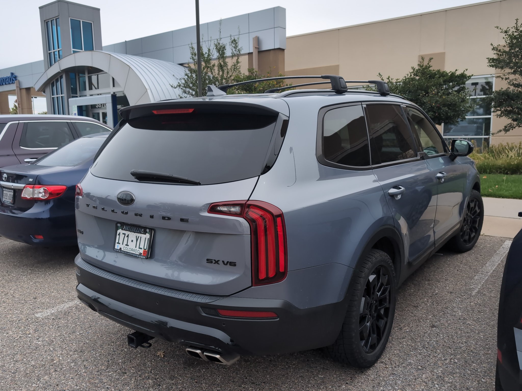 Used 2021 Kia Telluride SX w/ SX Prestige Package AWD/4WD image 3
