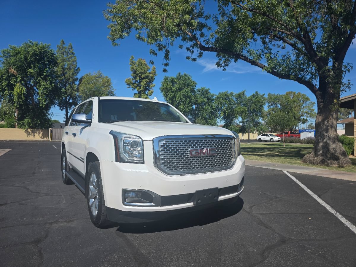 Used 2018 GMC Yukon SLT w/ HD Trailering Package RWD image 1