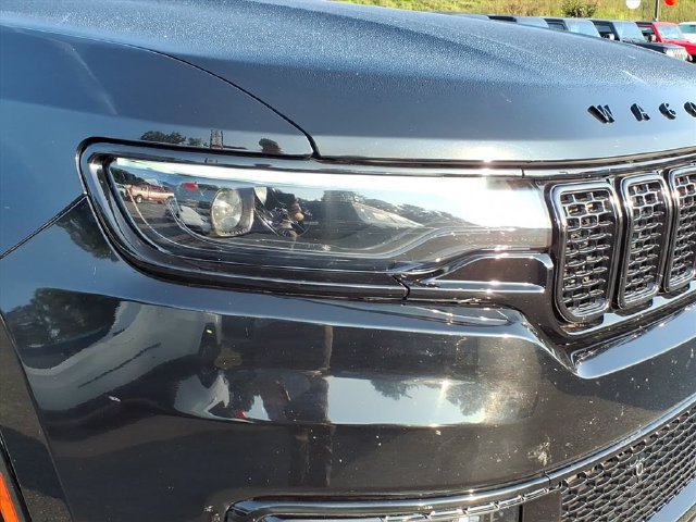 Used 2024 Jeep Wagoneer Series II AWD/4WD image 3